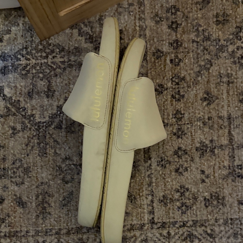 lululemon athletica Slide Sandals - Picture 4 of 5